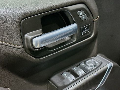 Used 2022 GMC Sierra 1500 AT4 w/ AT4 Preferred Package AWD/4WD image 18