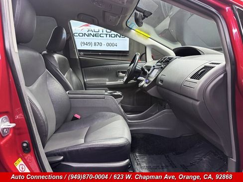 Used 2014 Toyota Prius V Five FWD image 7