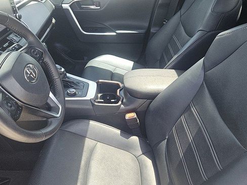 Used 2022 Toyota RAV4 Limited AWD/4WD image 11