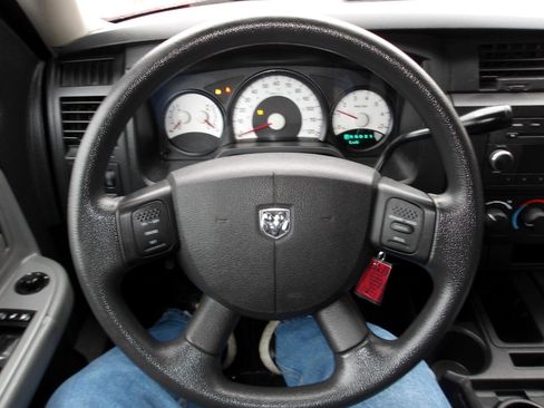 Used 2010 Dodge Dakota Big Horn image 14