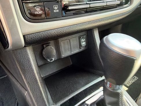 Used 2017 Toyota Corolla LE w/ Carpet Mat Package (TMS) FWD image 25