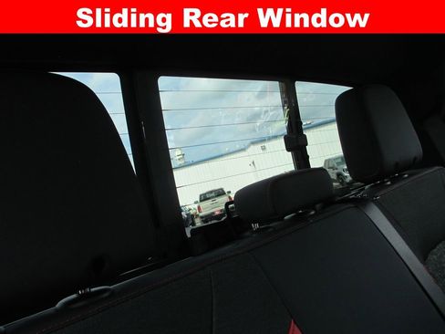 Used 2024 Chevrolet Colorado Z71 w/ Z71 Convenience Package 2 image 24