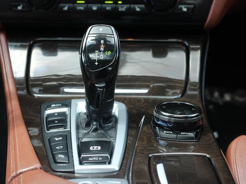 Used 2015 BMW 550i xDrive Sedan AWD/4WD image 19