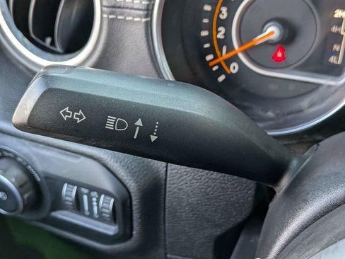 Used 2019 Jeep Wrangler Unlimited Sahara AWD/4WD image 29