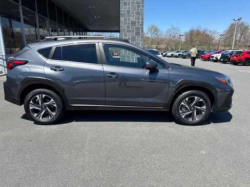 Used 2024 Subaru Crosstrek 2.0i Premium AWD/4WD image 3