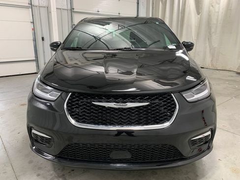 Used 2025 Chrysler Pacifica Select FWD image 15