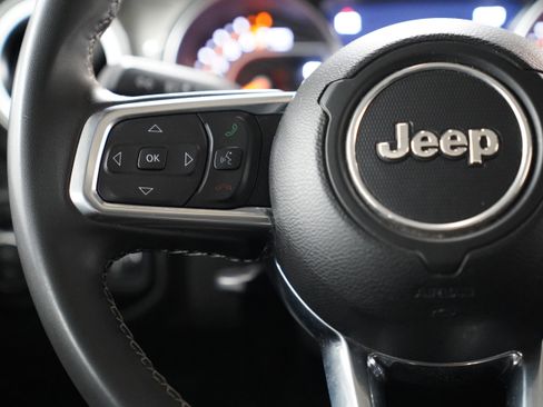 Used 2023 Jeep Gladiator Overland image 19