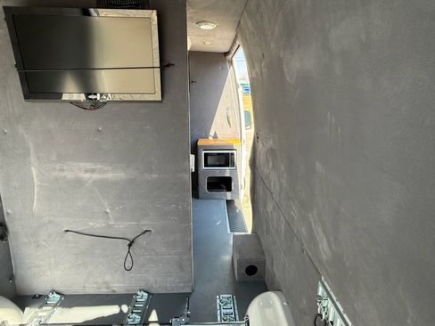 Used 2013 Freightliner Sprinter 2500 RWD image 29