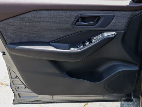 Used 2023 Nissan Rogue S FWD image 23