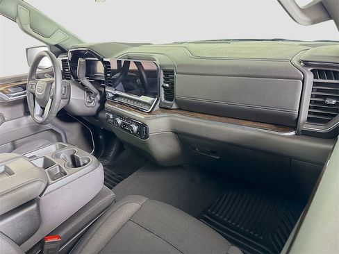 Used 2025 GMC Sierra 1500 SLE image 21