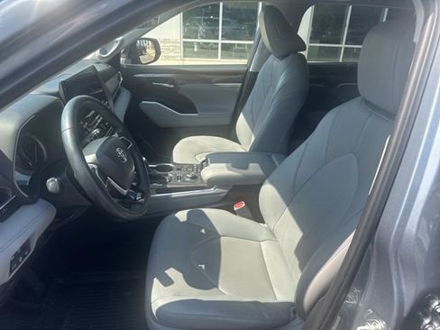 Used 2022 Toyota Highlander Limited AWD/4WD image 19
