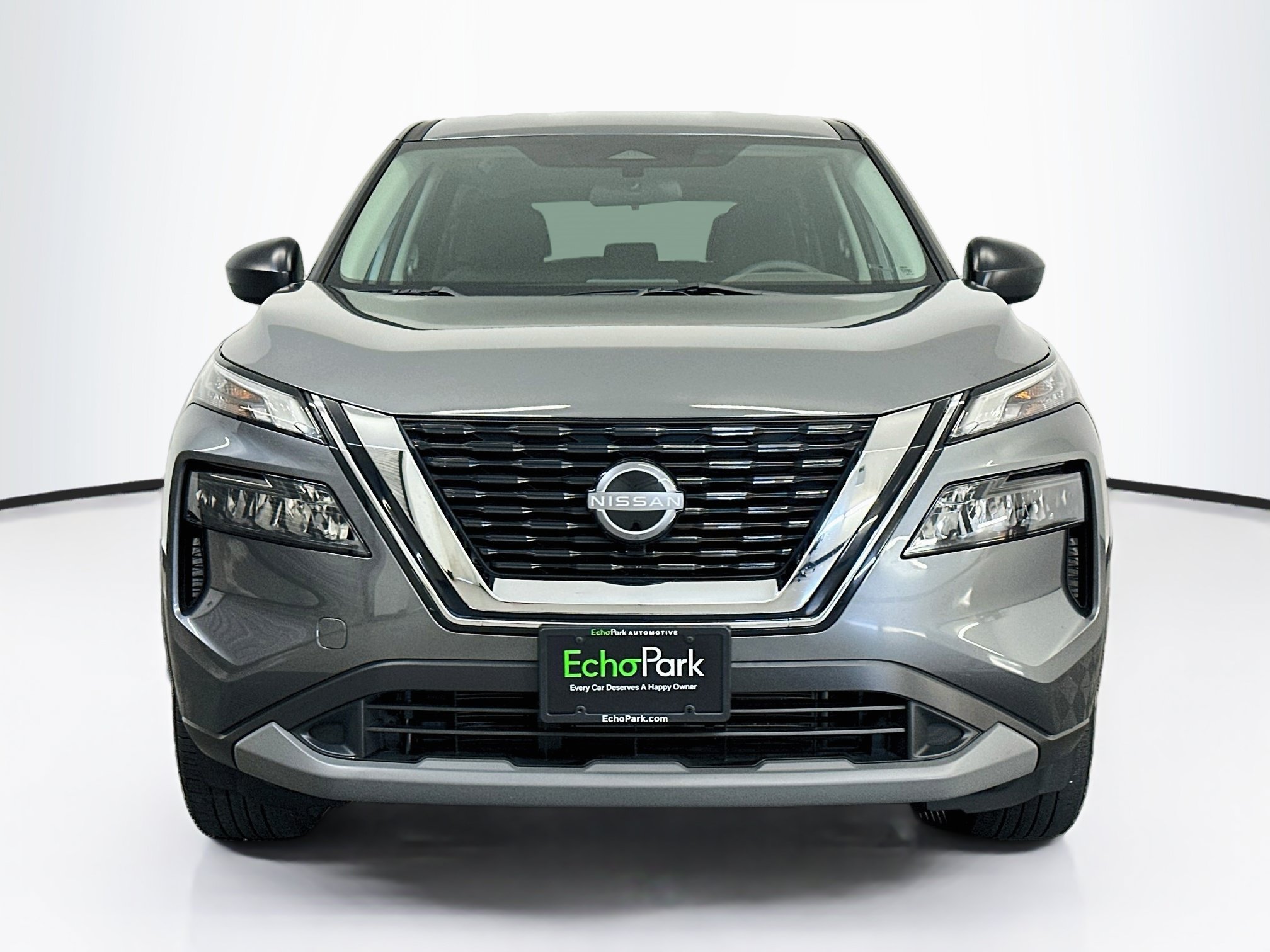 Used 2023 Nissan Rogue S AWD/4WD image 2