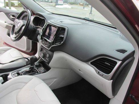 Used 2020 Jeep Cherokee Limited image 63
