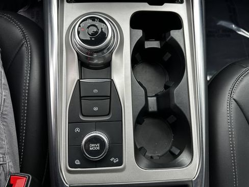 Certified 2023 Ford Explorer XLT w/ Equipment Group 202A AWD/4WD image 25