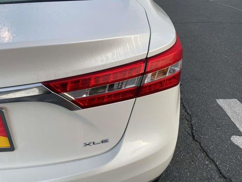 Used 2015 Toyota Avalon XLE Premium image 17