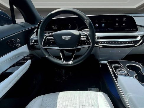 Certified 2025 Cadillac Lyriq Luxury w/ LPO, Floor Liner Package AWD/4WD image 8