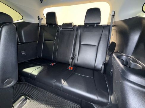 Used 2022 Toyota Highlander XLE image 23