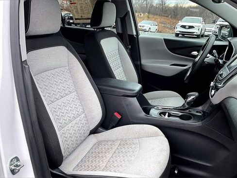 Used 2023 Chevrolet Equinox LT image 22