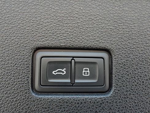 Used 2021 Audi Q8 Premium AWD/4WD image 32