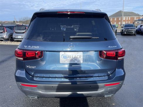 Used 2020 Mercedes-Benz GLB 250 4MATIC image 5