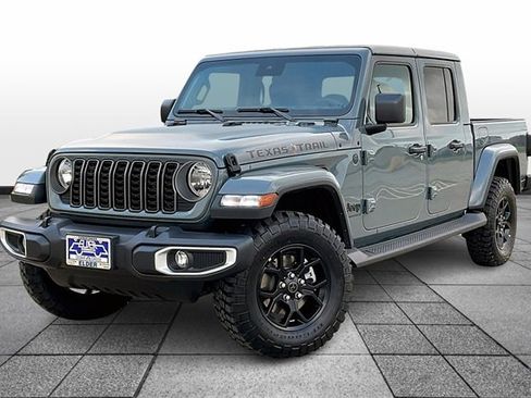 New 2025 Jeep Gladiator Sport image 2