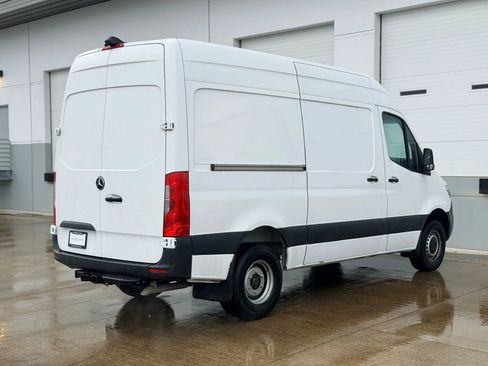 Used 2024 Mercedes-Benz Sprinter 3500 image 4