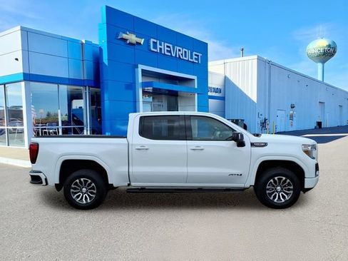 Used 2020 GMC Sierra 1500 AT4 w/ Off-Road Performance Package image 2