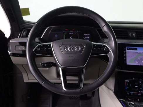 Certified 2024 Audi Q8 e-tron Prestige w/ Prestige Package AWD/4WD image 22