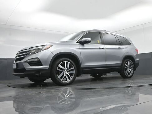 Used 2016 Honda Pilot Elite image 68