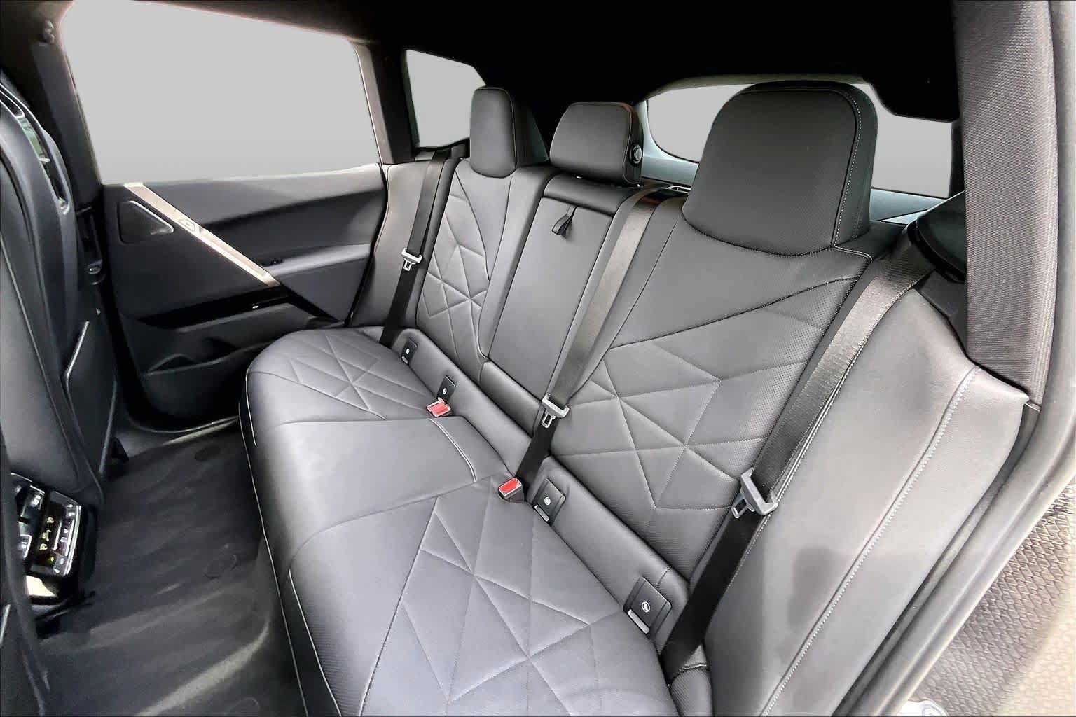 Used 2024 BMW iX M60 AWD/4WD image 18