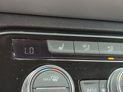 Certified 2023 Volkswagen Atlas SE image 23