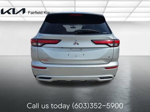 Used 2024 Mitsubishi Outlander SE AWD/4WD image 4