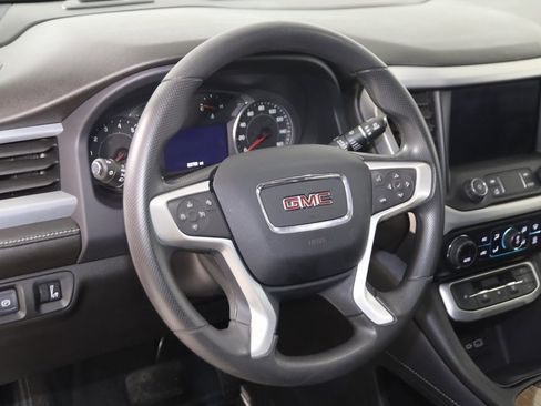 Used 2023 GMC Acadia SLE w/ Driver Convenience Package image 6