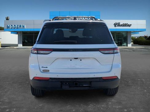 Used 2023 Jeep Grand Cherokee Altitude image 6