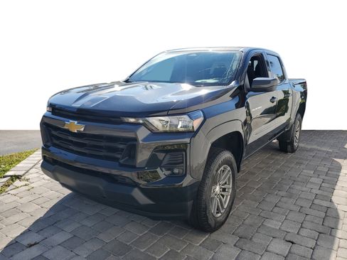 Used 2024 Chevrolet Colorado LT w/ LT Convenience Package II image 3