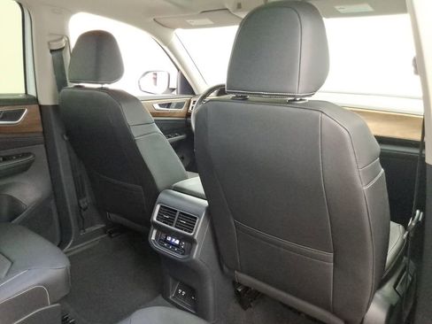 Certified 2026 Volkswagen Atlas SE w/ Panoramic Sunroof Package FWD image 22