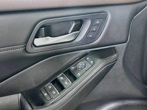 Used 2023 Nissan Rogue SL w/ SL Premium Package FWD image 15