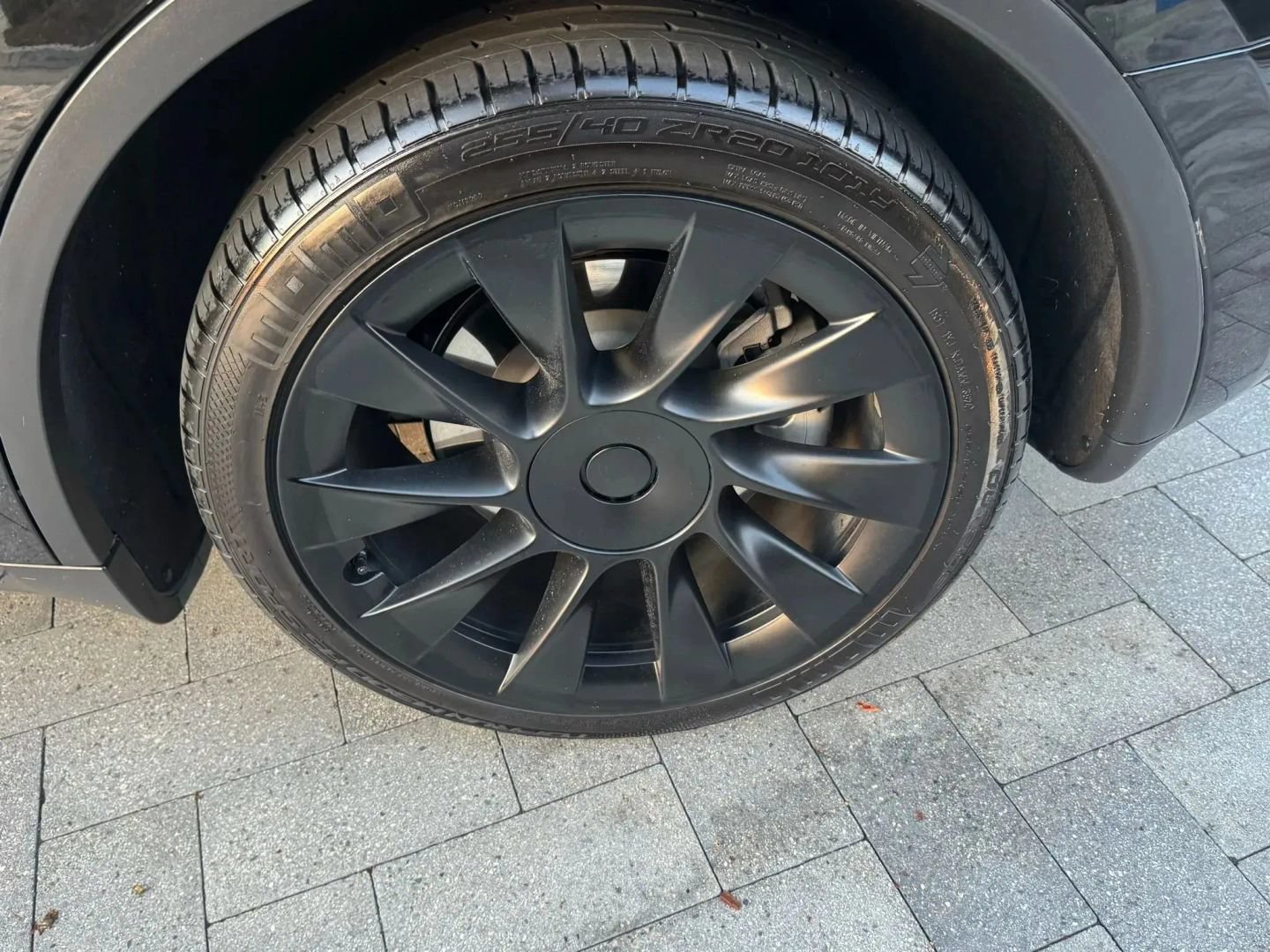 Used 2024 Tesla Model Y Long Range AWD/4WD image 29