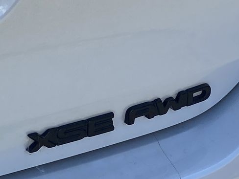 Used 2023 Toyota Highlander XSE AWD/4WD image 5