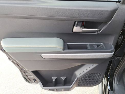 New 2025 Toyota Tacoma Trailhunter image 7