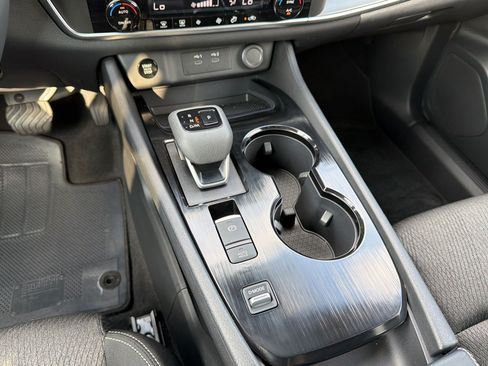 Used 2026 Nissan Rogue SV FWD image 20