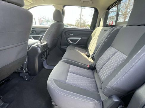 Used 2024 Nissan Titan SV w/ SV Convenience Package image 11