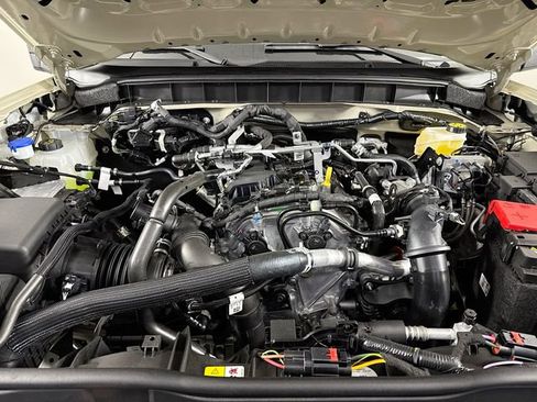 New 2025 Ford Bronco 4-Door image 32