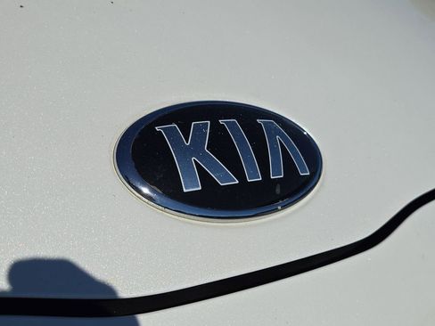 Certified 2020 Kia Soul S image 4