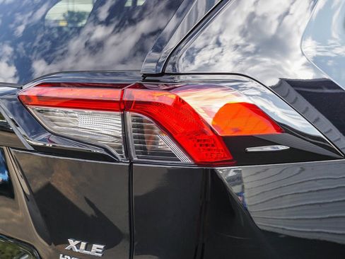 Used 2024 Toyota RAV4 XLE Premium image 8