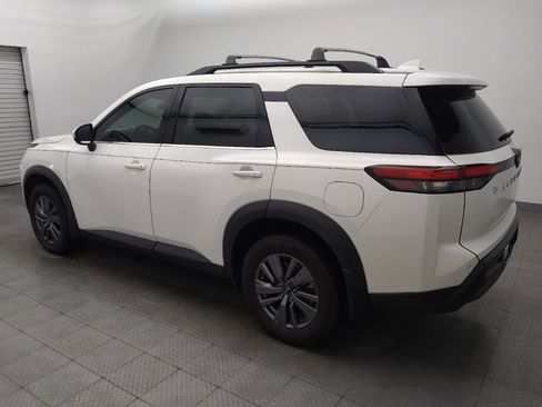 Used 2022 Nissan Pathfinder SV FWD image 3