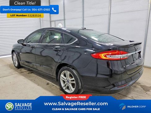 Used 2018 Ford Fusion SE w/ Fusion SE Technology Package FWD image 3