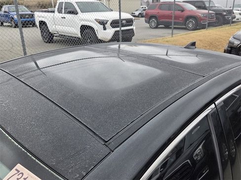 Used 2021 Toyota Camry XSE image 4