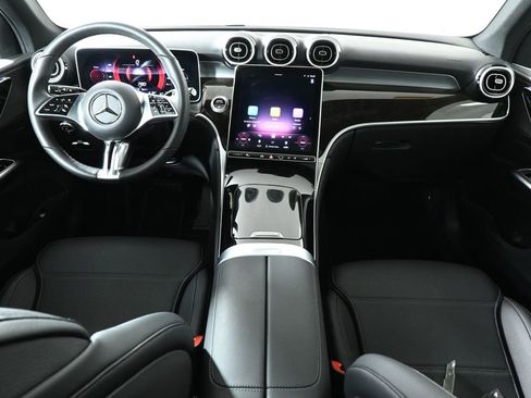 Certified 2025 Mercedes-Benz GLC 300 4MATIC image 4