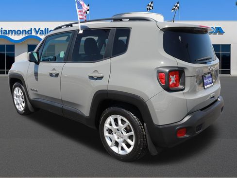 Used 2021 Jeep Renegade Latitude FWD image 4